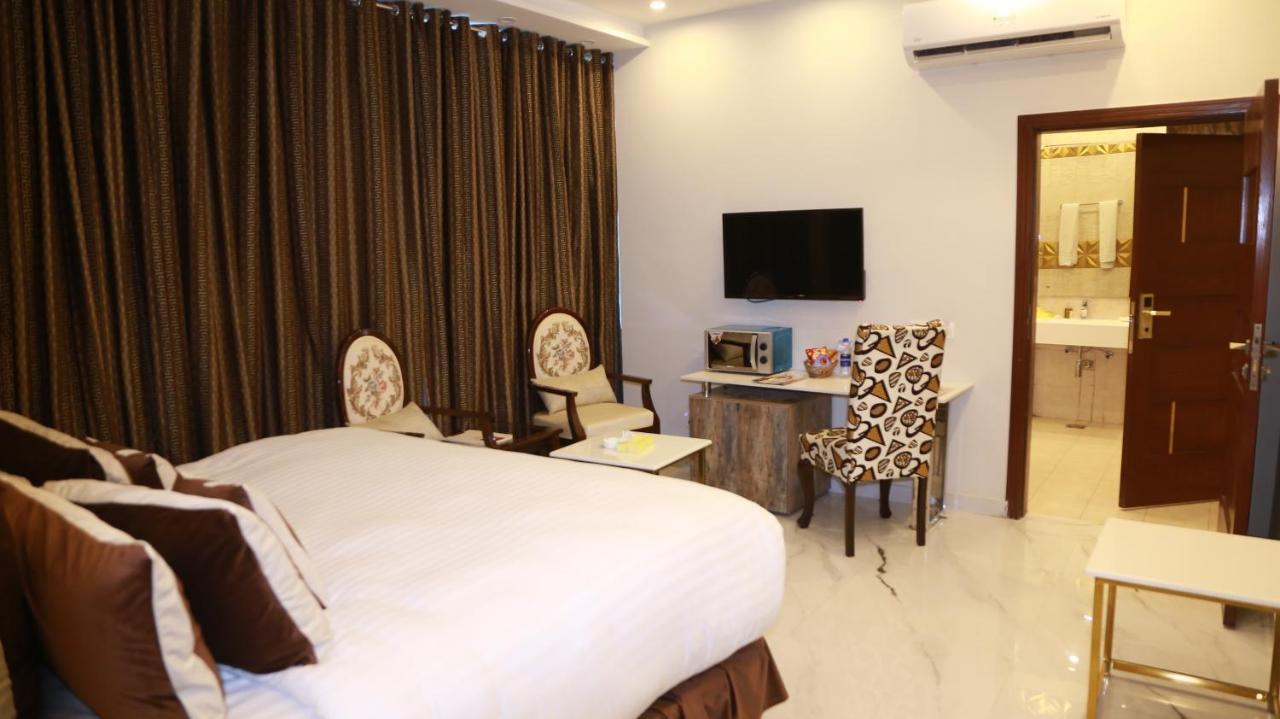 Hilton Suites Lahore Extérieur photo