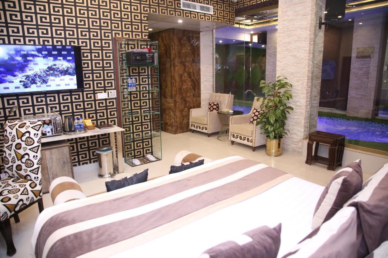 Hilton Suites Lahore Extérieur photo