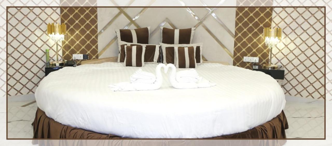 Hilton Suites Lahore Extérieur photo